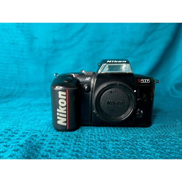 Nikon N5005s camera nonworking - Picture 1 of 7